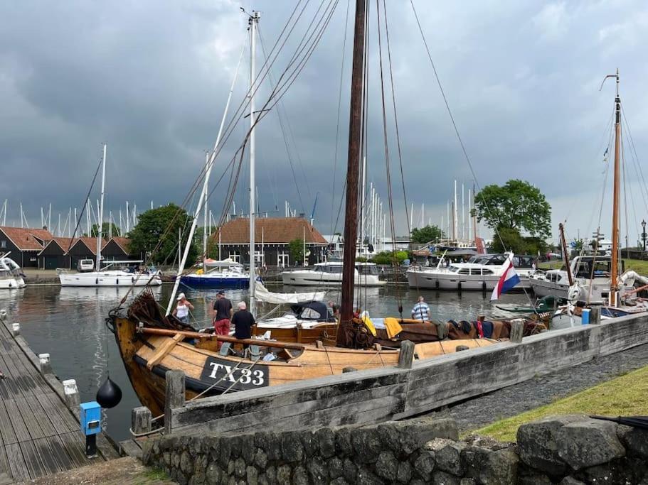 Ervaar 'Fryske Weelde' Op Vijf Sterren Vakantiepark De Kuilart Koudum Exterior photo